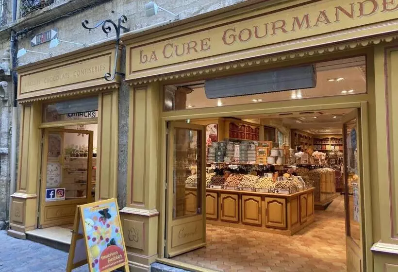 Light And Airy Apartment In The Heart Of Pézenas