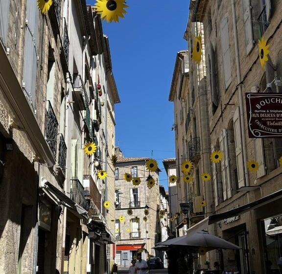 Light And Airy Apartment In The Heart Of Pézenas