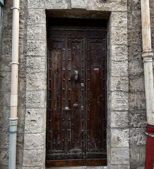 Light And Airy Apartment In The Heart Of Pézenas