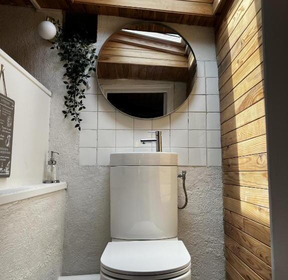 Light And Airy Apartment In The Heart Of Pézenas