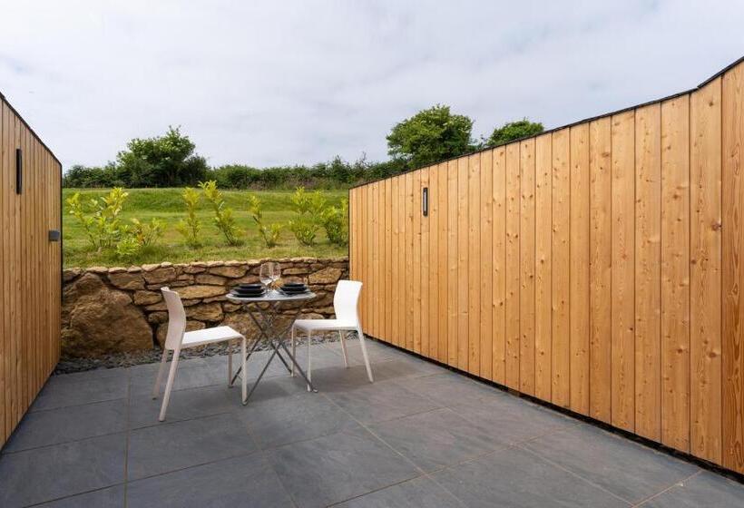 Romano Estate, The Courtyard