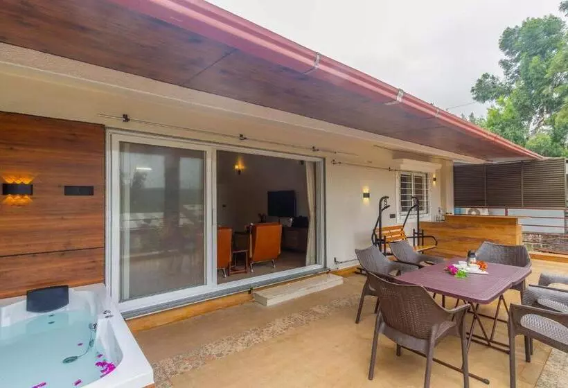 Stayvista S Beyond The Blue Door   Valley View Villa With Outdoor Jacuzzi & Massage Chair