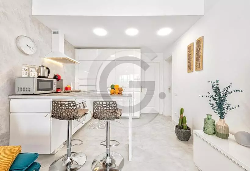 Tisalaya Bright Apartment