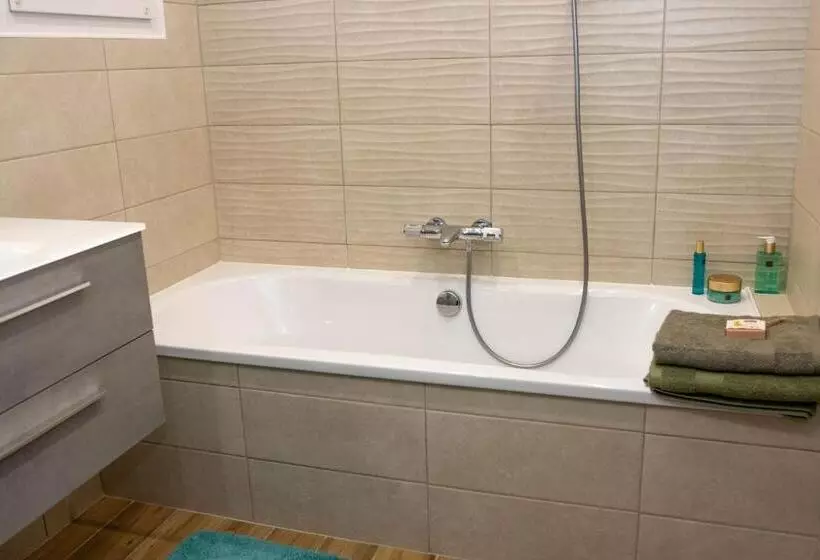 Villa De Vacances 6 Personnes