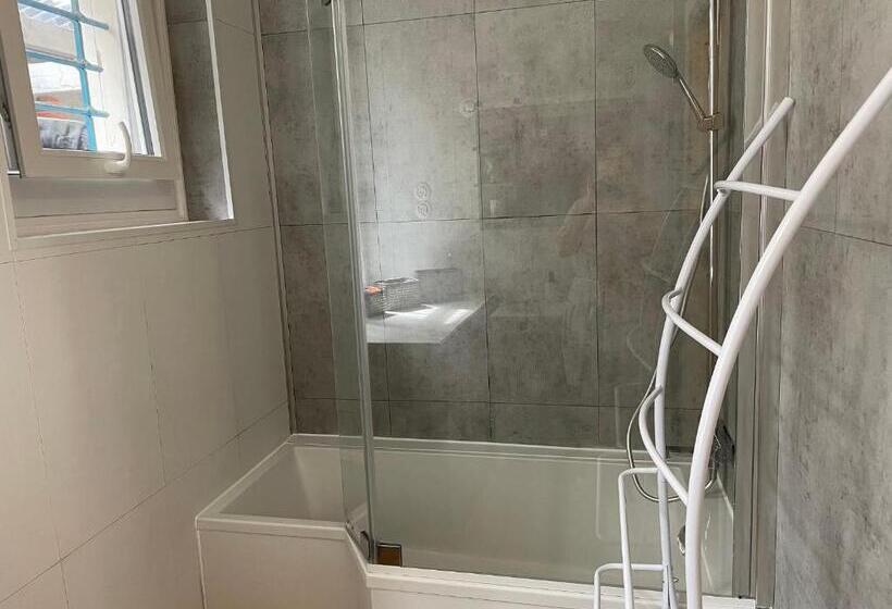 3 Pieces Avec Terrasse Entre Plage Et Centre Ville