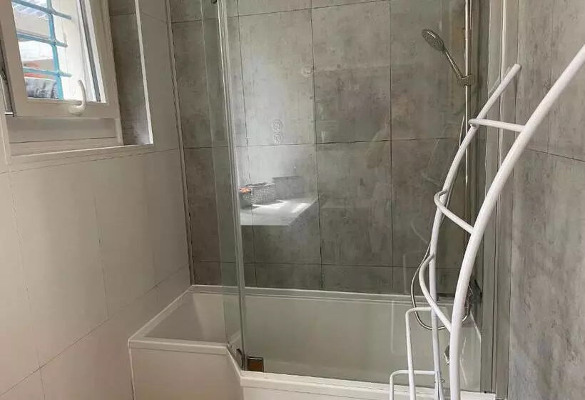 3 Pieces Avec Terrasse Entre Plage Et Centre Ville