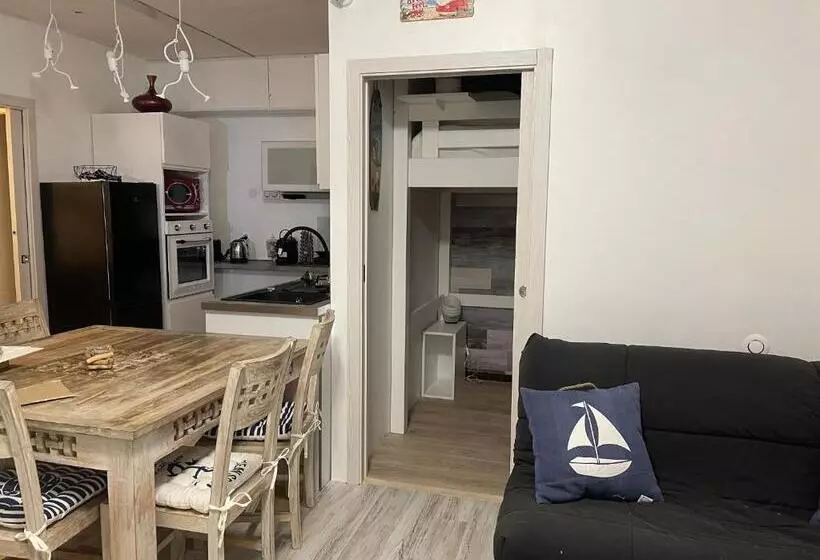 3 Pieces Avec Terrasse Entre Plage Et Centre Ville