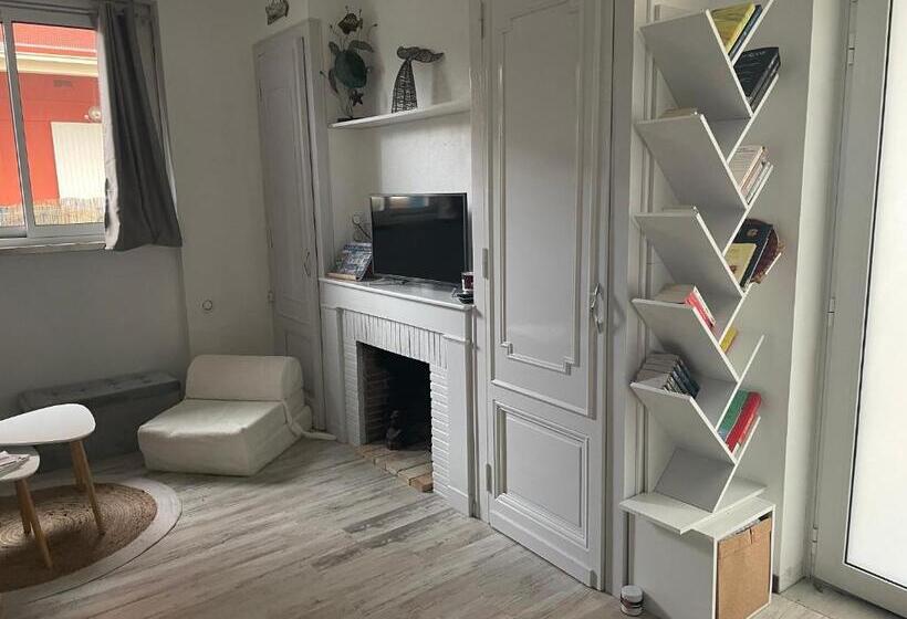 3 Pieces Avec Terrasse Entre Plage Et Centre Ville