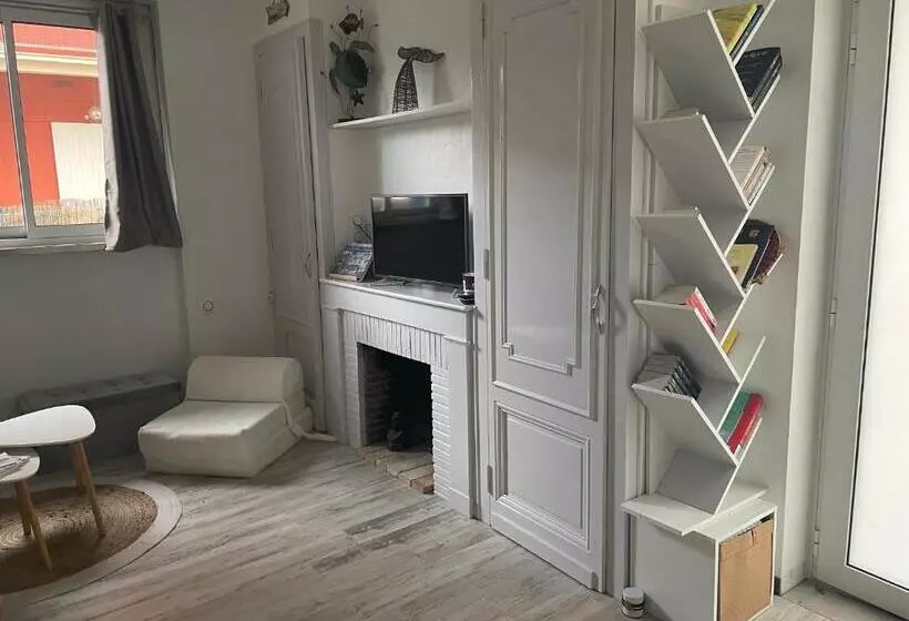 3 Pieces Avec Terrasse Entre Plage Et Centre Ville