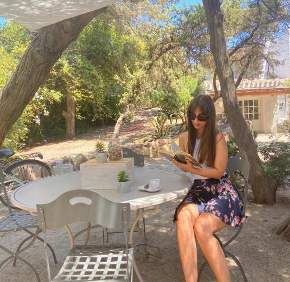 پانسیون Villa Zinnibiri