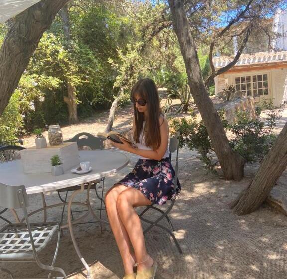 پانسیون Villa Zinnibiri