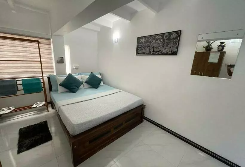 Sebastian Transit Katunayake