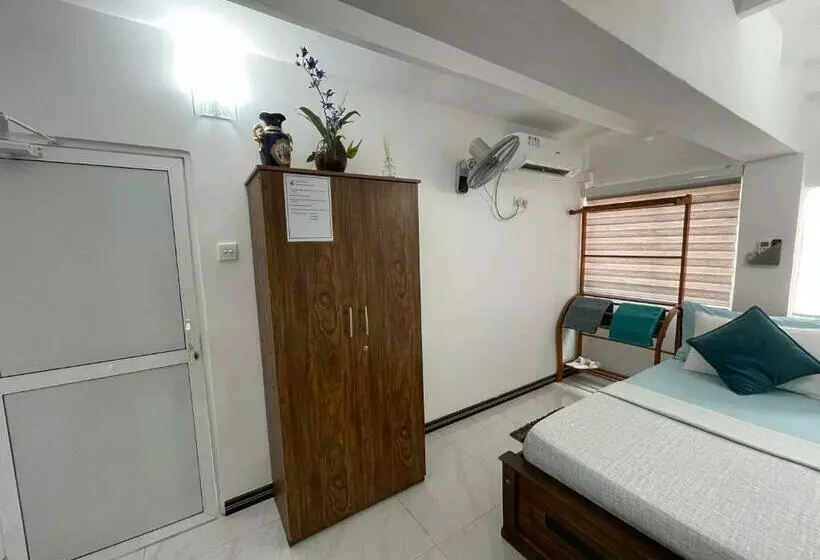 Sebastian Transit Katunayake