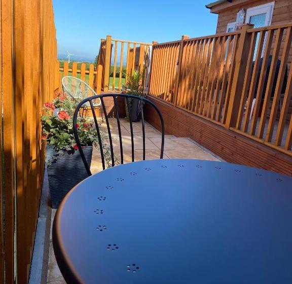 The Beehive Stunning Views Hot Tub Romantic