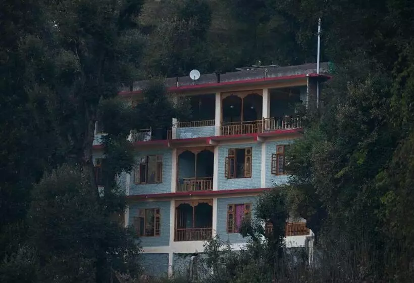 ユースホステル Mozo Inn&cafe Jibhi