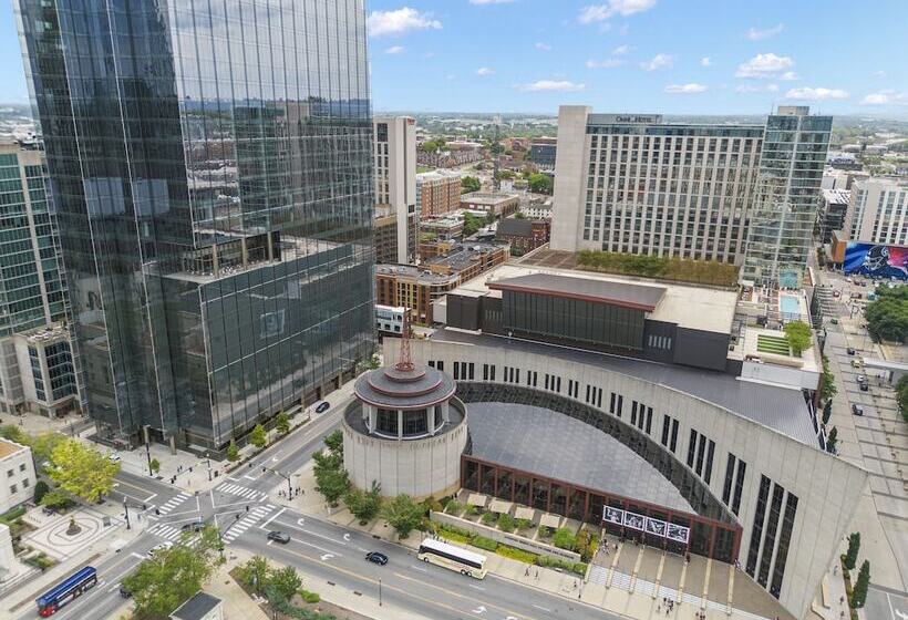 هتل Placemakr Premier Sobro