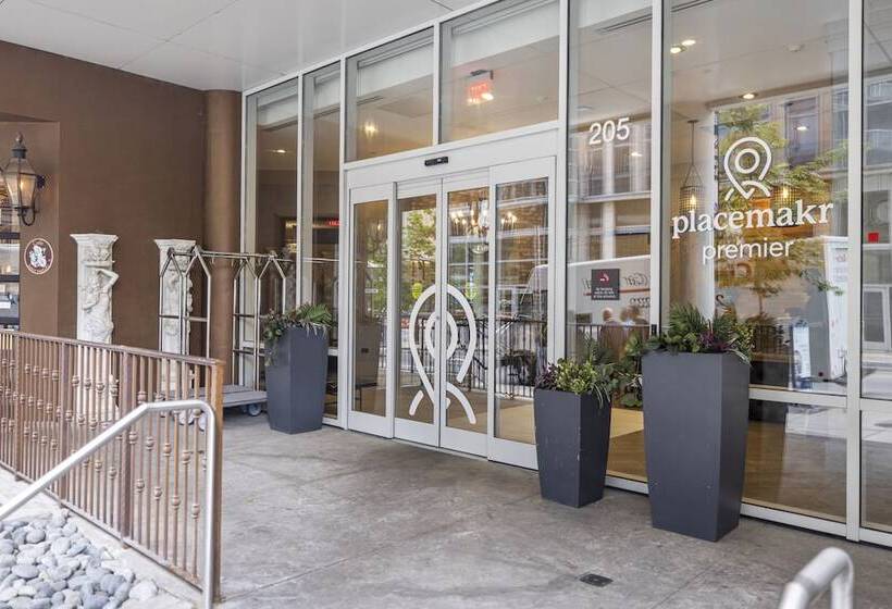 هتل Placemakr Premier Sobro