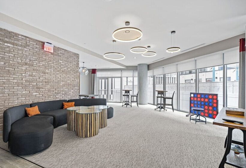 هتل Placemakr Premier Sobro