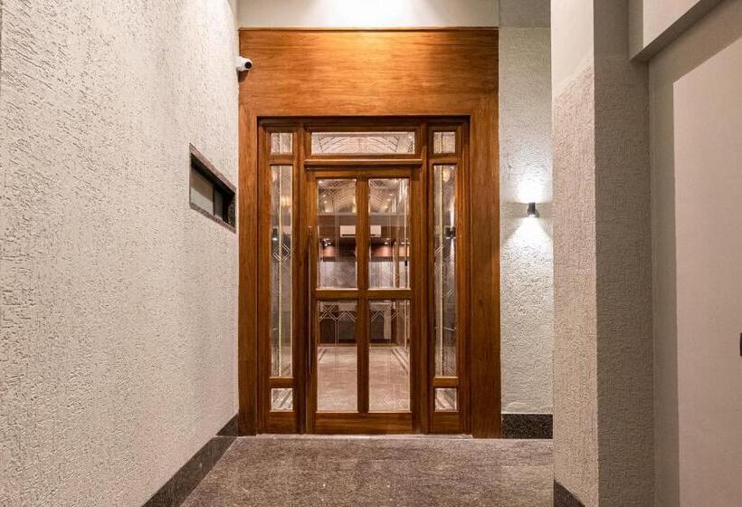 Hotel Suvidha Suites