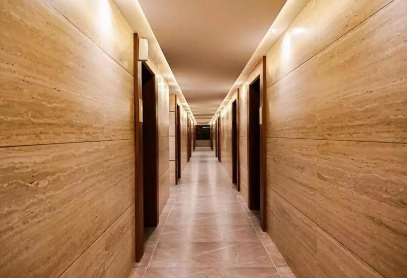 Hotelli Suvidha Suites