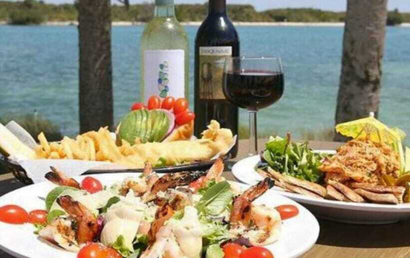 Отель The Pointe