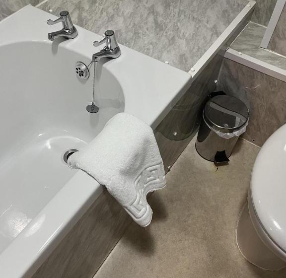 The Tontine Hotel & Bar