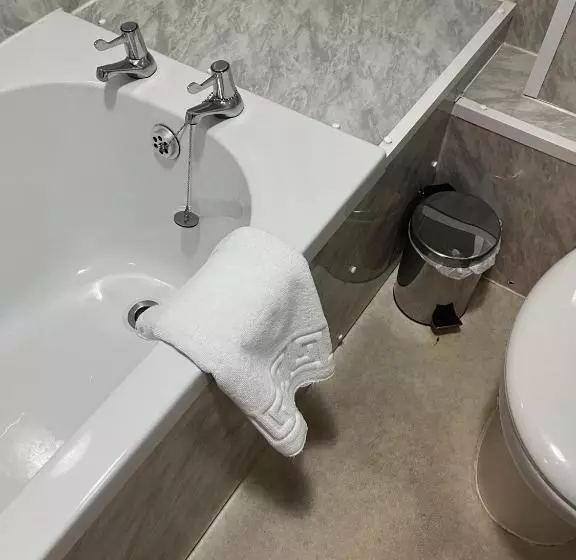 The Tontine Hotel & Bar