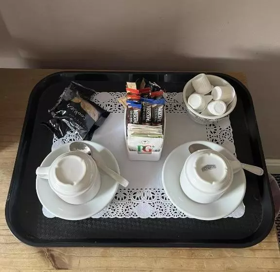 The Tontine Hotel & Bar