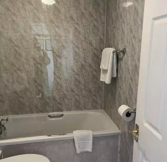 The Tontine Hotel & Bar