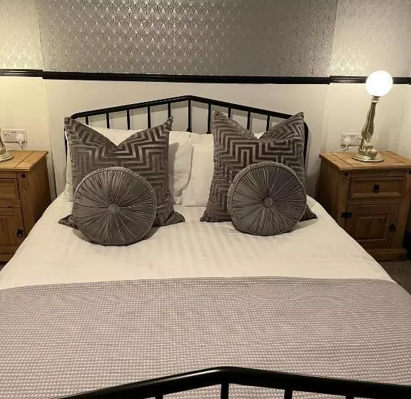 The Tontine Hotel & Bar