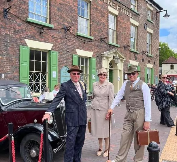 The Tontine Hotel & Bar