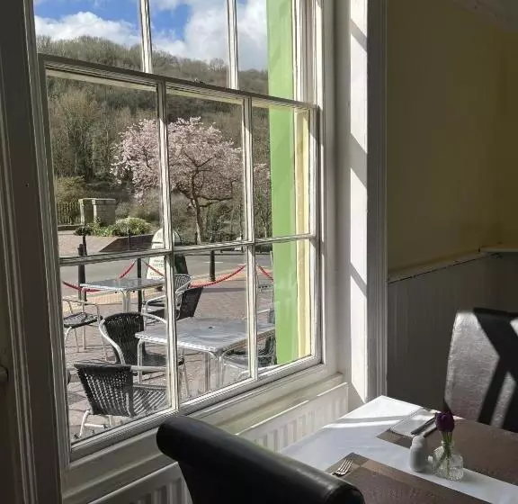 The Tontine Hotel & Bar