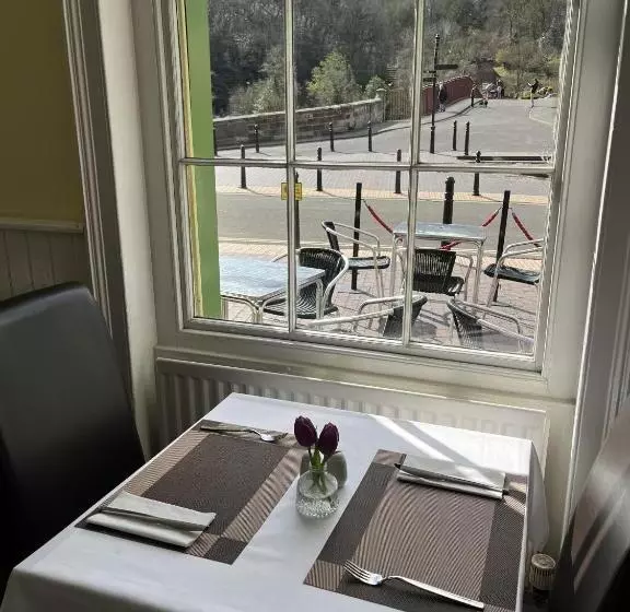 The Tontine Hotel & Bar