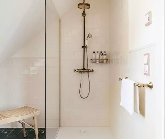 هتل Villa Alma   A Lakeside Boutique