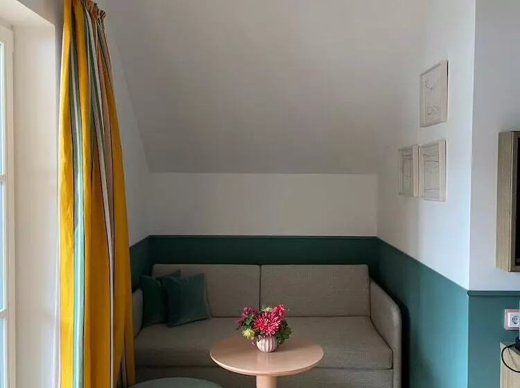 هتل Villa Alma   A Lakeside Boutique