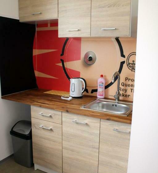 모텔 Dluhonska Apartments