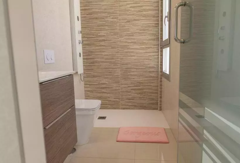 Stunning New Build 3 Bed Villa With Private Pool