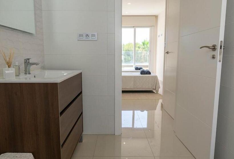 Stunning New Build 3 Bed Villa With Private Pool