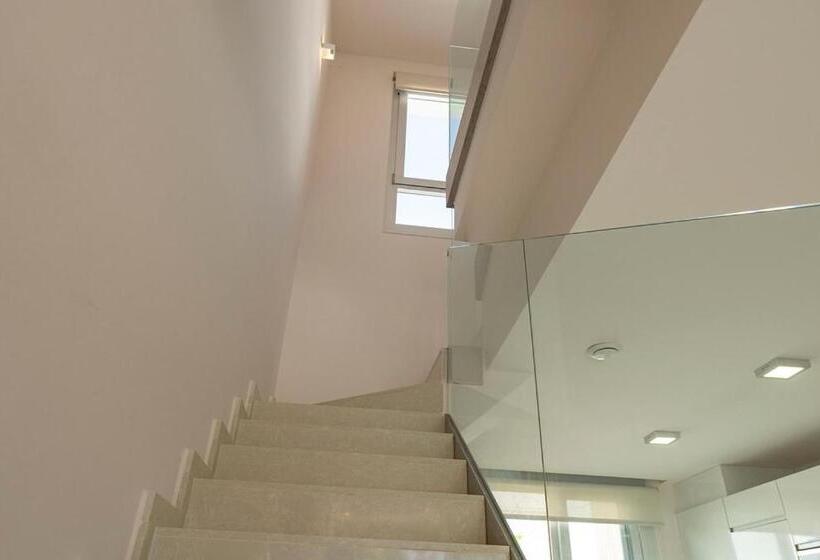 Stunning New Build 3 Bed Villa With Private Pool