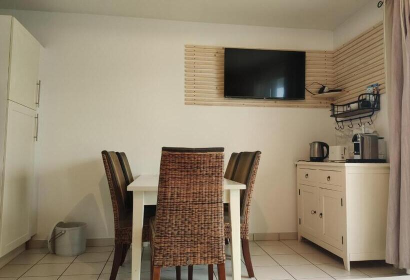 Superbe Appartement Avec Piscine Sauna Et Petite Vue Mer