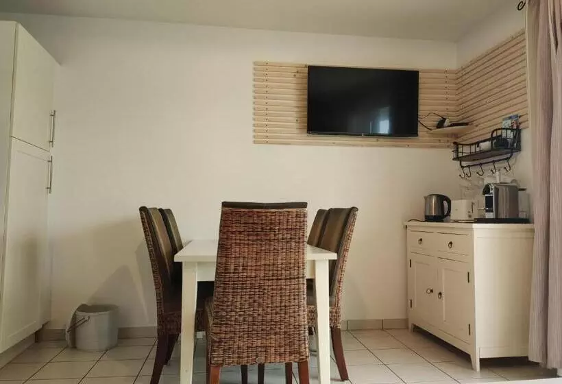 Superbe Appartement Avec Piscine Sauna Et Petite Vue Mer