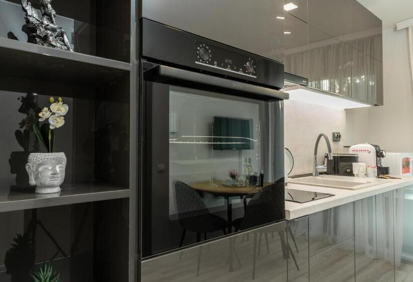 апартамент 404