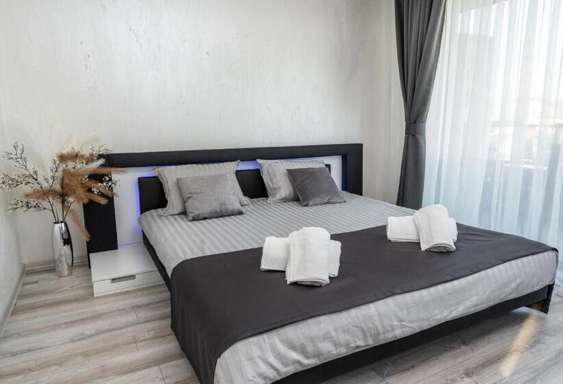 апартамент 404