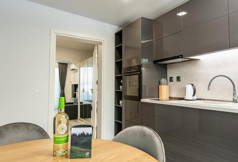 апартамент 404