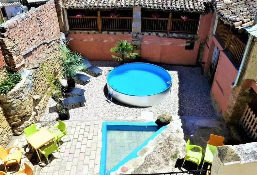 Retkeilymaja La Casa Mágica