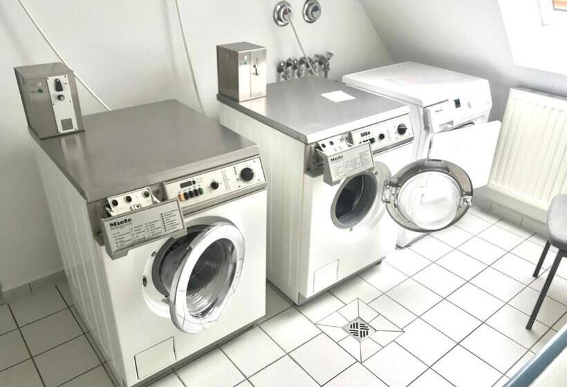 Helles Und Ruhiges Apartment Direkt Am Flughafen Leipzig Halle