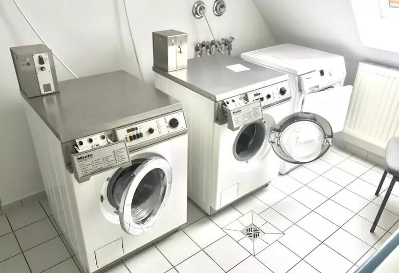 Helles Und Ruhiges Apartment Direkt Am Flughafen Leipzig Halle