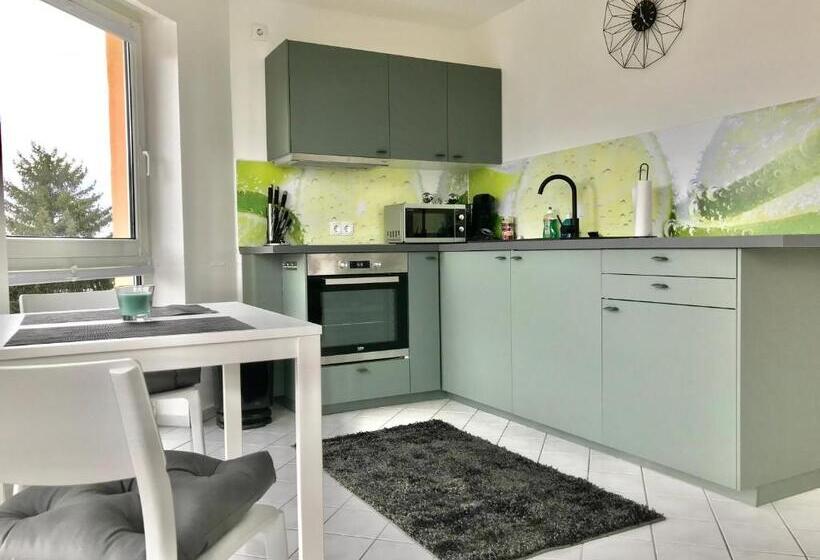 Helles Und Ruhiges Apartment Direkt Am Flughafen Leipzig Halle