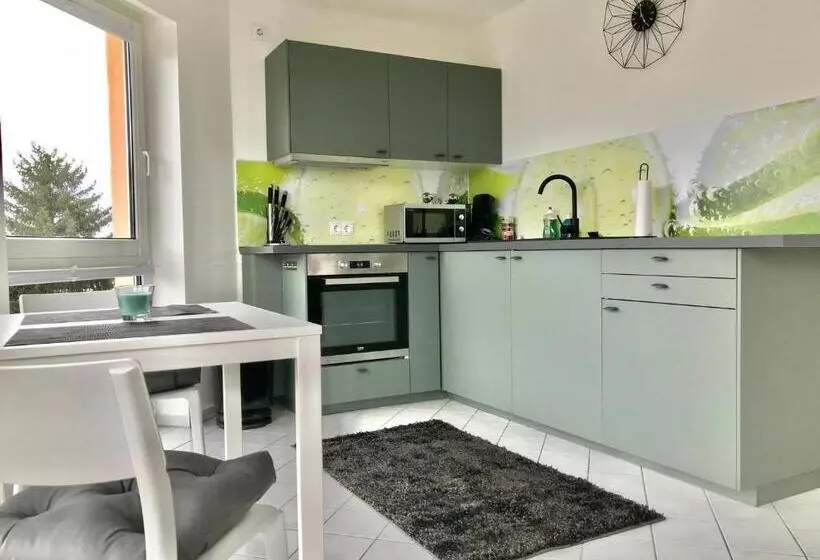 Helles Und Ruhiges Apartment Direkt Am Flughafen Leipzig Halle