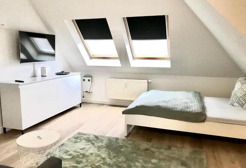 Helles Und Ruhiges Apartment Direkt Am Flughafen Leipzig Halle